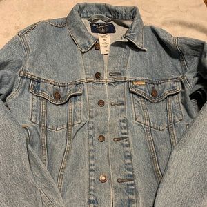 Women’s Levi’s jean jacket 8